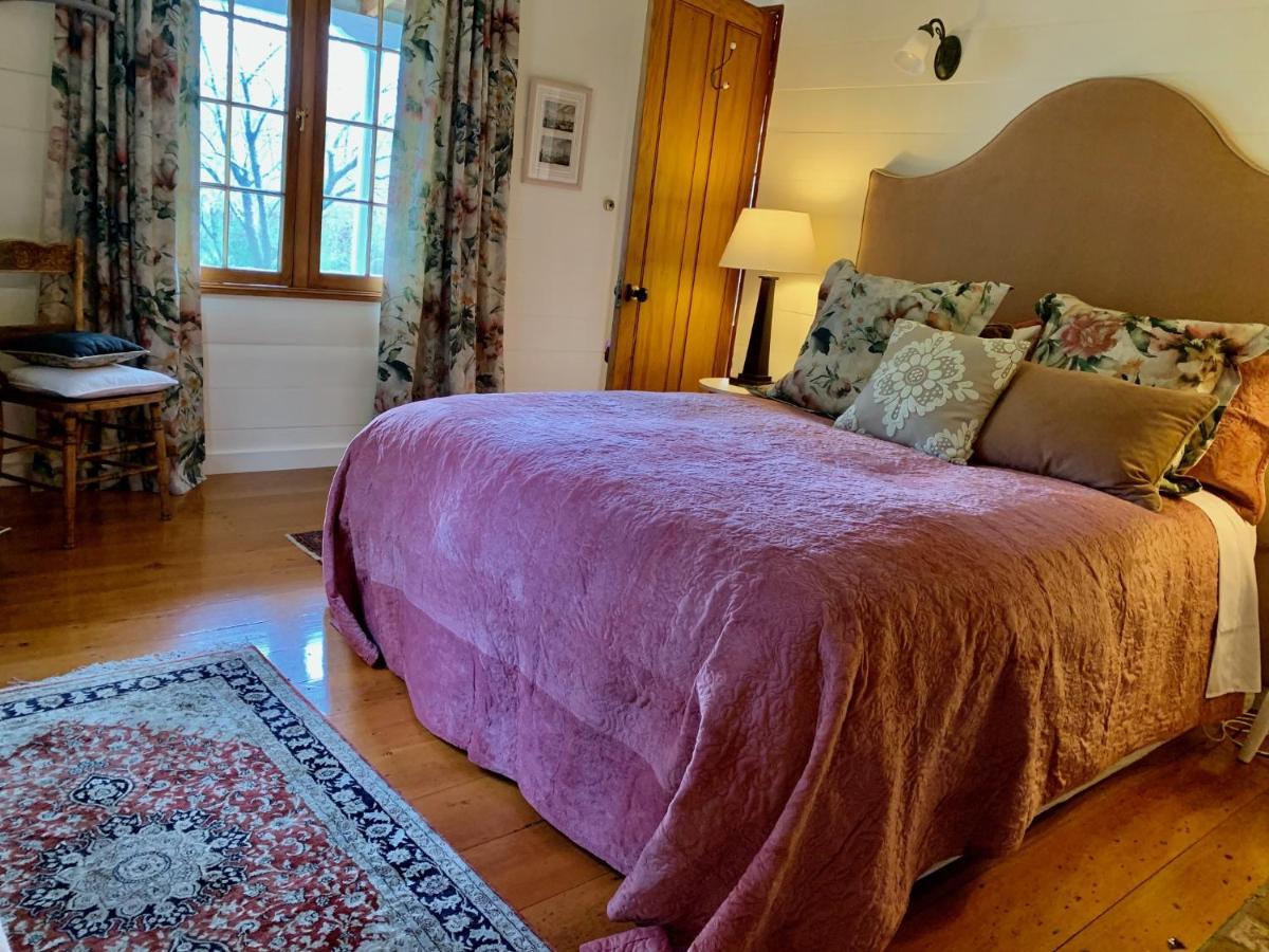 Mill Cottage - Boutique Accommodation And Garden Акароа Экстерьер фото